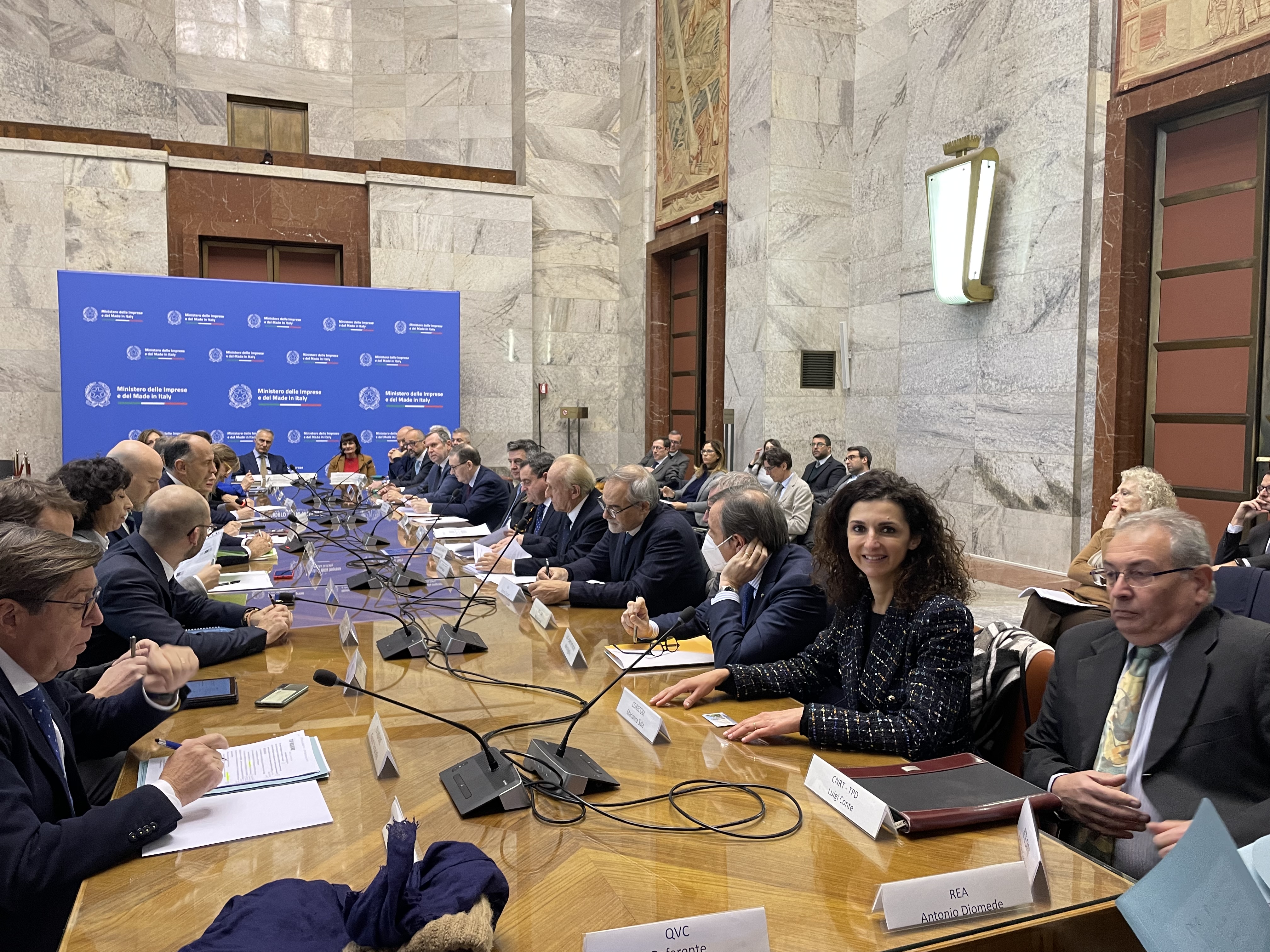 FOTO TAVOLO TV ROMA